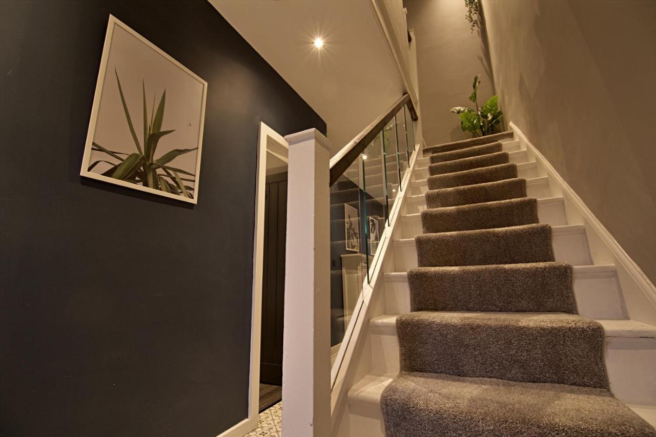 Scotforth Road- Boutique Rooms In Lancaster City Townhouse Exterior photo