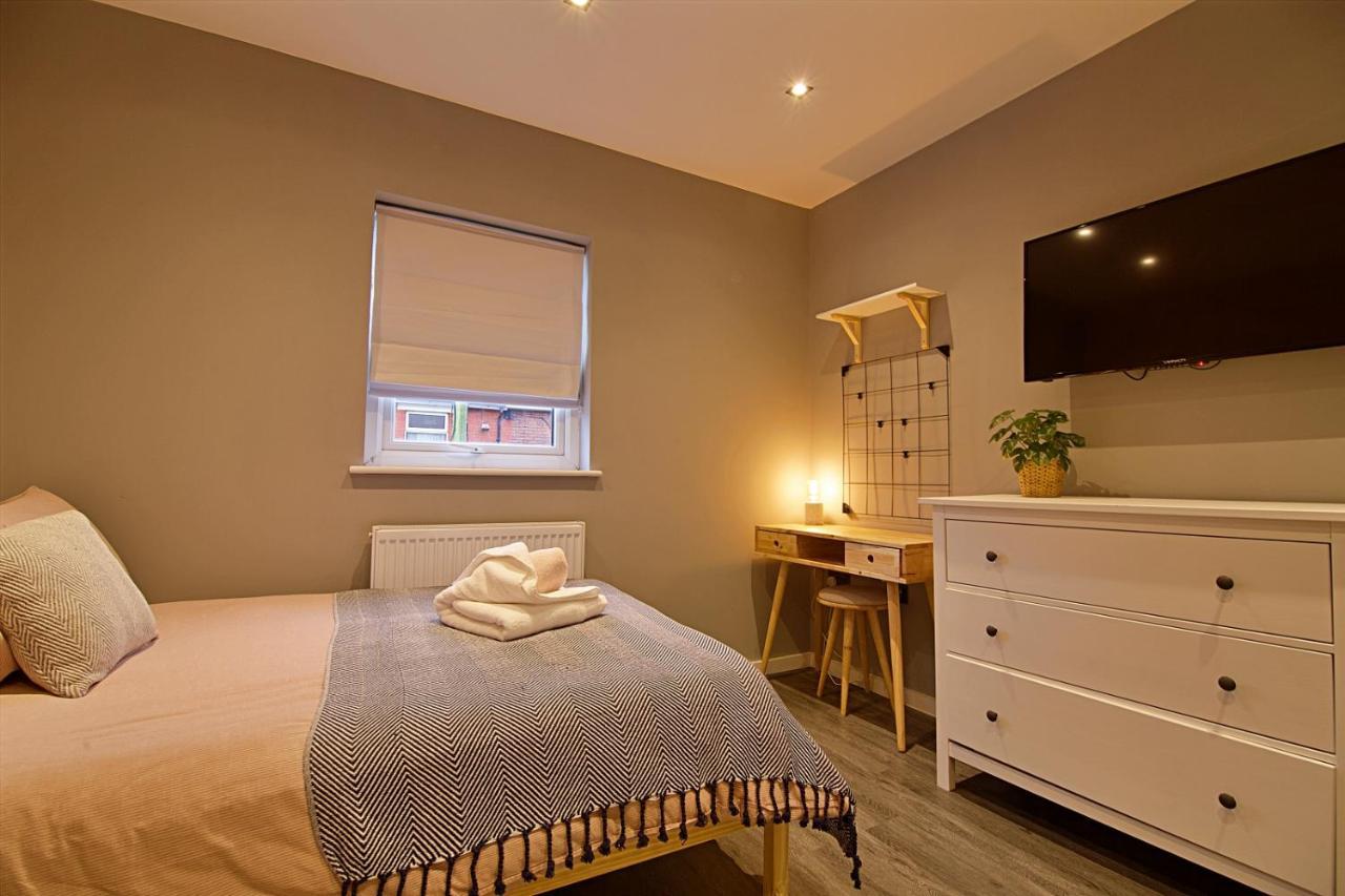 Scotforth Road- Boutique Rooms In Lancaster City Townhouse Exterior photo